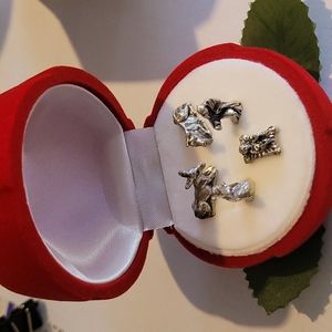 Ornamental miniature Manger in a  rose shaped box